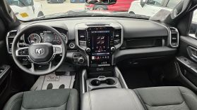 2025 Ram 1500 Crew Cab - Image 11