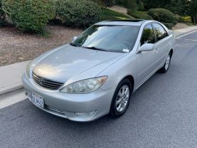 2005 TOYOTA CAMRY XLE SEDAN 4D