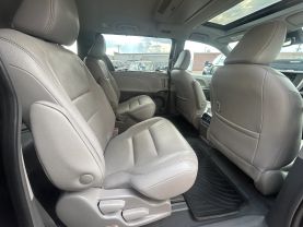 2019 TOYOTA SIENNA VAN V6, 3.5 LITER XLE MINIVAN 4D