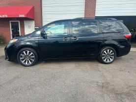 2019 TOYOTA SIENNA VAN V6, 3.5 LITER XLE MINIVAN 4D