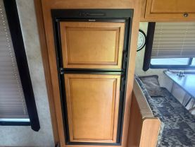 2011 FLEETWOOD TIOGA - - 31M