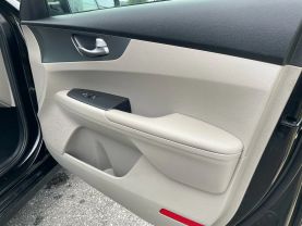 2020 Kia Forte - Image 30