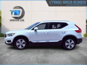 2021 VOLVO XC40