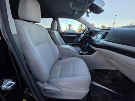 2017 Toyota Highlander - Image 16