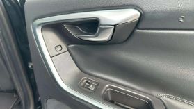 2015 Volvo V60 - Image 25