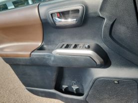 2016 TOYOTA TACOMA DOUBLE CAB PICKUP