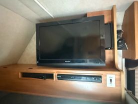 2011 FLEETWOOD TIOGA - - 31M