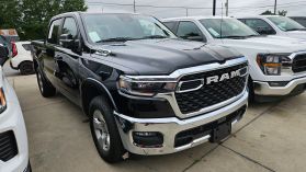 2025 Ram 1500 Crew Cab - Image 3
