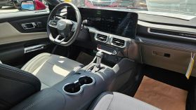 2025 Ford Mustang - Image 10