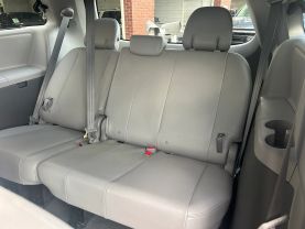2019 TOYOTA SIENNA VAN V6, 3.5 LITER XLE MINIVAN 4D