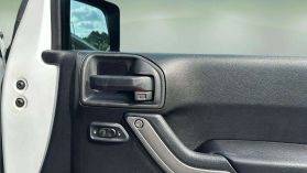 2015 Jeep Wrangler - Image 18