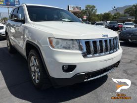 2011 JEEP GRAND CHEROKEE SUV V8, 5.7 LITER OVERLAND SPORT UTILITY 4D