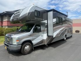 2011 FLEETWOOD TIOGA - - 31M