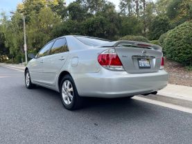 2005 TOYOTA CAMRY XLE SEDAN 4D