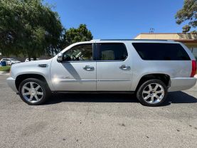 2014 CADILLAC ESCALADE ESV SUV V8, FLEX FUEL, 6.2 LITER LUXURY SPORT UTILITY 4D
