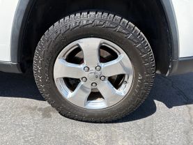 2011 JEEP GRAND CHEROKEE SUV V8, 5.7 LITER OVERLAND SPORT UTILITY 4D