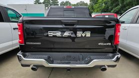 2025 Ram 1500 Crew Cab - Image 4