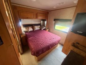 2011 FLEETWOOD TIOGA - - 31M