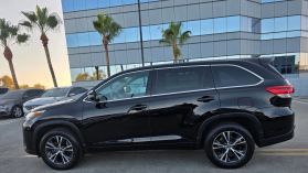 2017 Toyota Highlander - Image 8