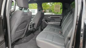 2025 Ram 1500 Crew Cab - Image 9