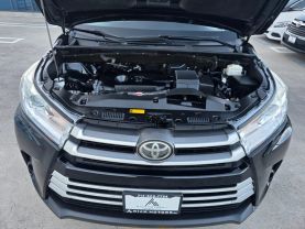 2017 Toyota Highlander - Image 27