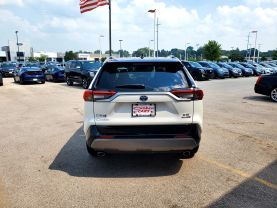 2019 TOYOTA RAV4 HYBRID SUV 4-CYL, HYBRID, 2.5 LITER XSE SPORT UTILITY 4D