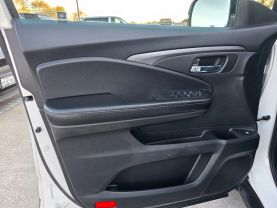 2017 Honda Pilot - Image 18