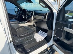 2019 FORD F350 SUPER DUTY CREW CAB PICKUP V8, TURBO DIESEL, 6.7 LITER LARIAT PICKUP 4D 8 FT