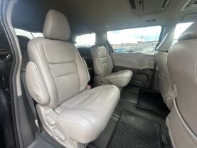 2019 TOYOTA SIENNA VAN V6, 3.5 LITER XLE MINIVAN 4D