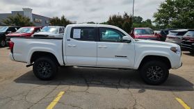 2022 Toyota Tacoma Double Cab - Image 4