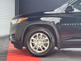 2019 CHEVROLET TRAVERSE SUV V6, 3.6 LITER LS SPORT UTILITY 4D