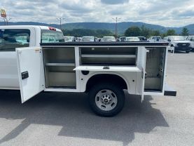 2018 CHEVROLET SILVERADO 2500 HD CREW CAB 8FT KNAPHEIDE SERVICE BED TRUCK SERVICE/UTILITY TRUCKS V8, 6.0 LITER 4D - Eddies Auto Sales