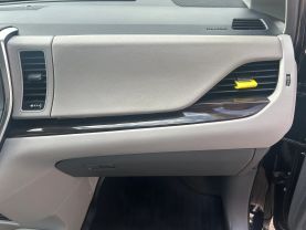 2019 TOYOTA SIENNA VAN V6, 3.5 LITER XLE MINIVAN 4D