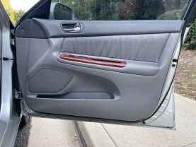 2005 TOYOTA CAMRY XLE SEDAN 4D