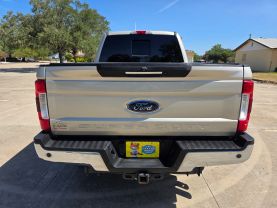 2018 FORD F250 SUPER DUTY CREW CAB PICKUP V8, TURBO DIESEL, 6.7L LARIAT PICKUP 4D 6 3/4 FT
