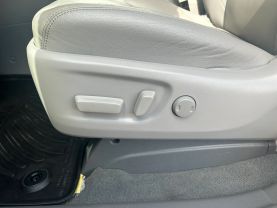 2019 TOYOTA SIENNA VAN V6, 3.5 LITER XLE MINIVAN 4D