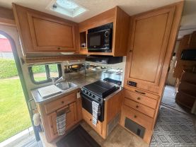 2011 FLEETWOOD TIOGA - - 31M