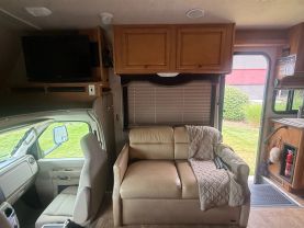 2011 FLEETWOOD TIOGA - - 31M
