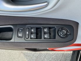 2015 JEEP RENEGADE SUV 4-CYL, MULTIAIR, 2.4L LATITUDE SPORT UTILITY 4D