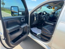 2019 CHEVROLET SILVERADO 3500 HD CREW CAB PICKUP V8, TURBO DIESEL, 6.6 LITER LTZ PICKUP 4D 8 FT
