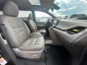 2019 TOYOTA SIENNA VAN V6, 3.5 LITER XLE MINIVAN 4D