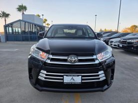 2017 Toyota Highlander - Image 2