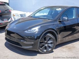 -2022 Tesla Model Y - Image 2