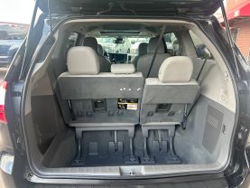 2019 TOYOTA SIENNA VAN V6, 3.5 LITER XLE MINIVAN 4D