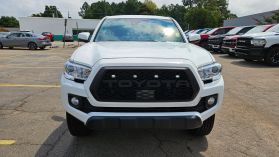 2022 Toyota Tacoma Double Cab - Image 2