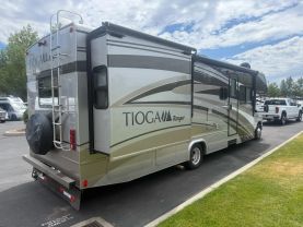 2011 FLEETWOOD TIOGA - - 31M
