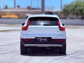 2021 VOLVO XC40