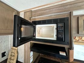 Used 2018 COACHMEN FREELANDER CLASS C - 31BH - LA Auto Star located in Virginia Beach, VA