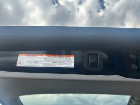 2019 TOYOTA SIENNA VAN V6, 3.5 LITER XLE MINIVAN 4D