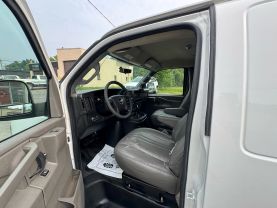 2017 CHEVROLET EXPRESS 2500 CARGO CARGO V8, FLEX FUEL, 4.8 LITER VAN 3D